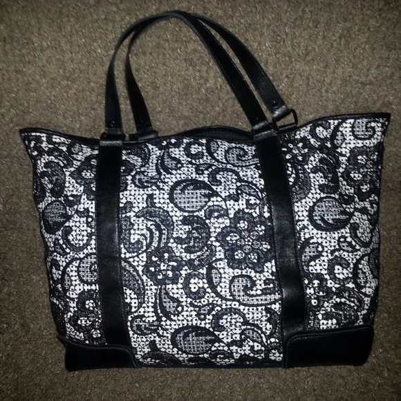 JUICY COUTURE-White/Black Perforated Large Tote-Lace Overlay-New - Picture 4 of 7